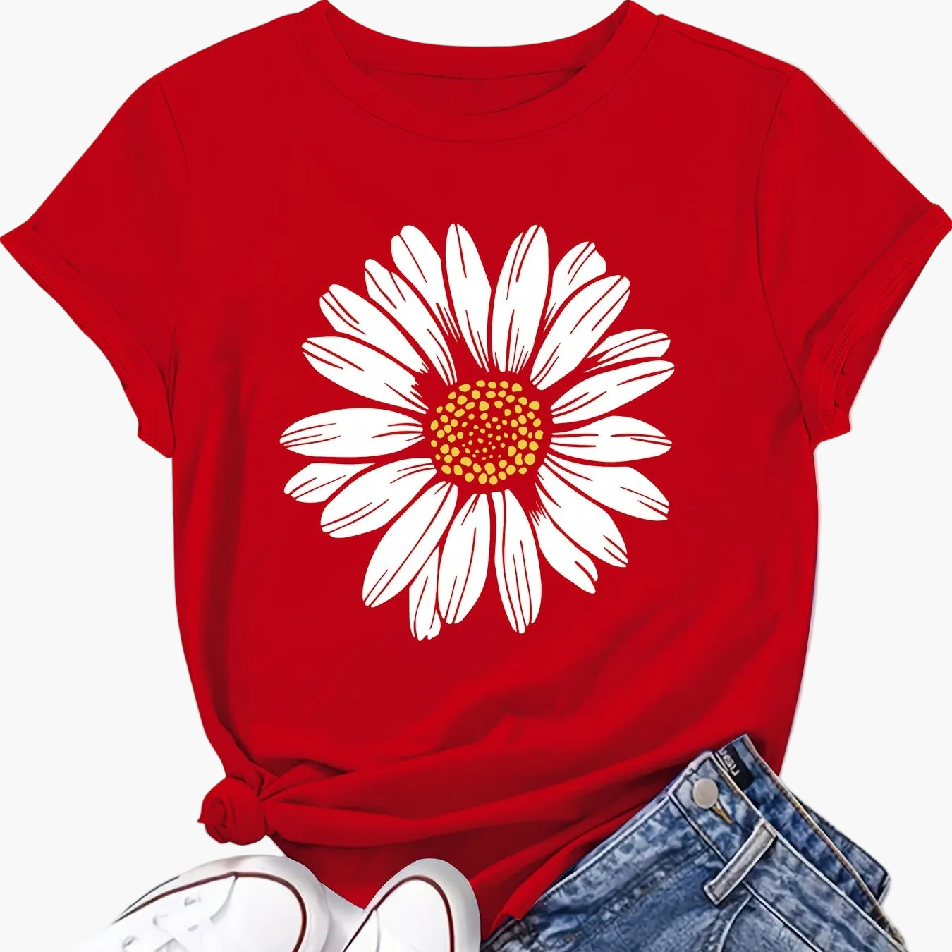 Women's T-Shirt with Daisy Print – Casual Summer Fashion for Leisure and Everyday Wear