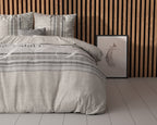 Dekbedovertrek micropercal katoenmix grijs met tekstprint Residence 200 x 220 cm, met 2 kussenslopen 60 x 70 cm