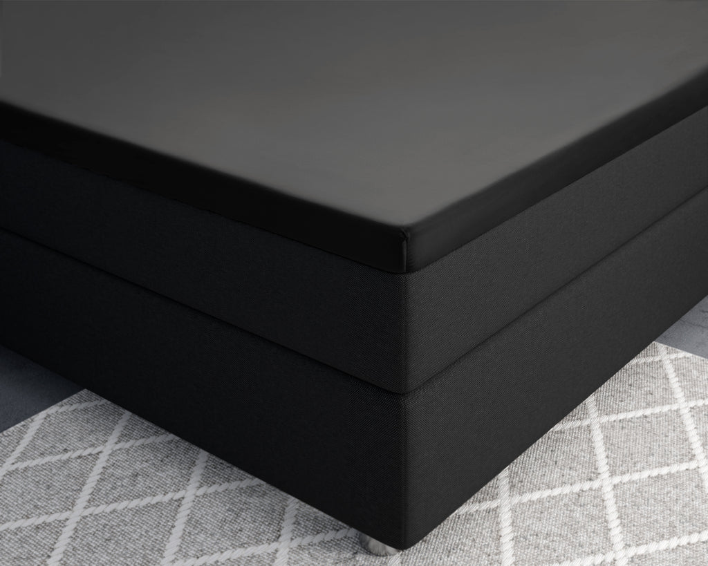 Hoeslaken splittopper katoensatijn zwart 180 x 220 cm, hoekhoogte 15 cm