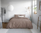 Dekbedovertrek katoensatijn effen taupe 200 x 220 cm, met 2 kussenslopen 80 x 80 cm voor de slaapkamer