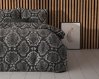 Dekbedovertrek micropercal katoen Riley antraciet slangenprint 140 x 220 cm, met kussensloop 60 x 70 cm