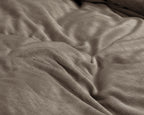 Dekbedovertrek velvet taupe 140 x 220 cm, effen, met 1 kussensloop 60 x 70 cm voor de slaapkamer