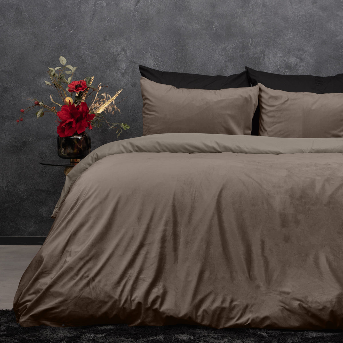 Dekbedovertrek velvet taupe 140 x 220 cm, effen, met 1 kussensloop 60 x 70 cm voor de slaapkamer