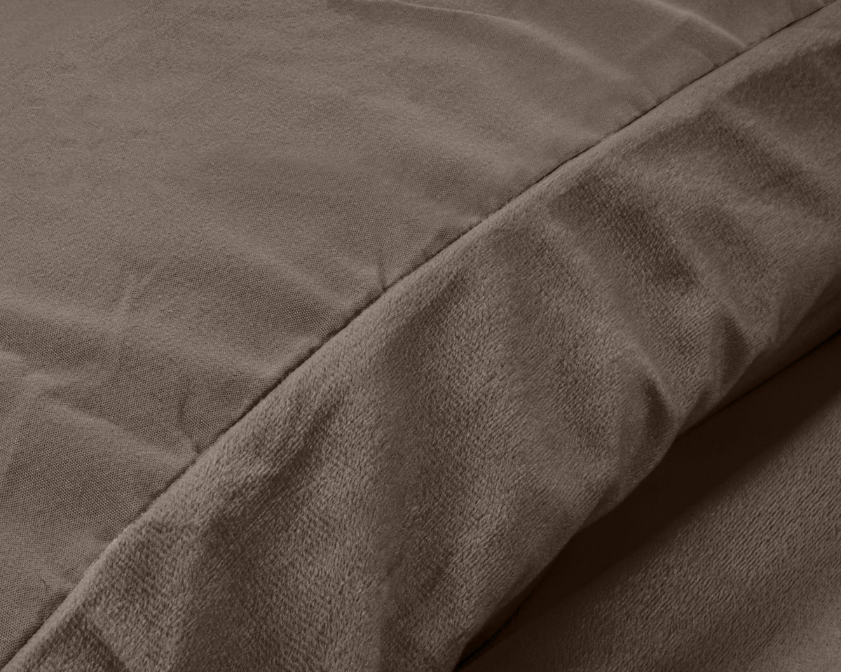 Dekbedovertrek velvet taupe 140 x 220 cm, effen, met 1 kussensloop 60 x 70 cm voor de slaapkamer