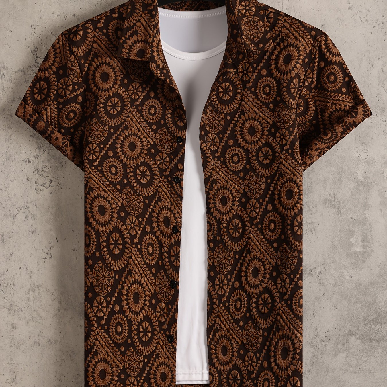 Men's Resort Short-Sleeve Shirt with Modern Medallion Pattern – Stylish Casual Shirt for Summer & Vacation