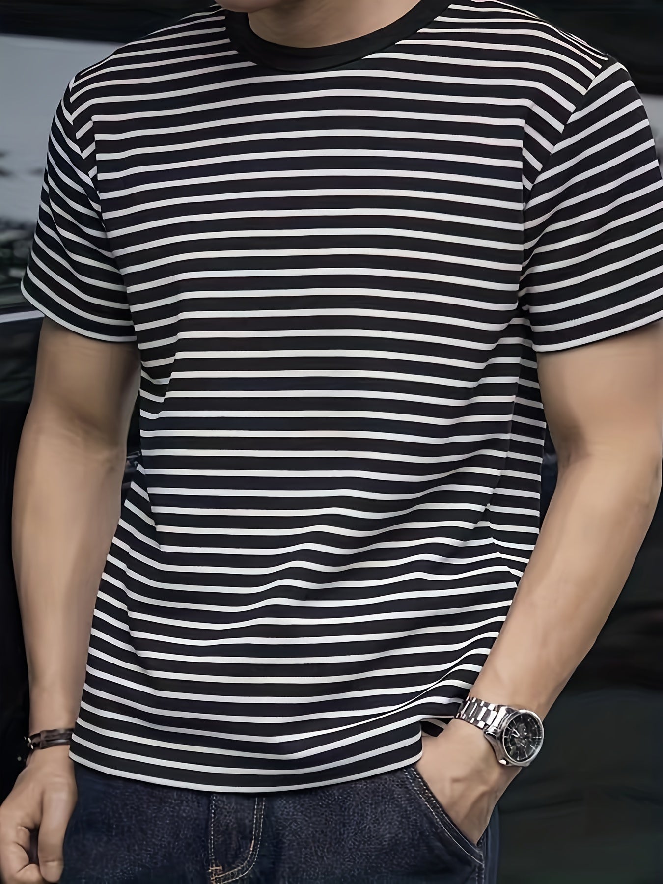 Men's T-Shirt with Classic Stripes – Timeless Design for Everyday and Leisure