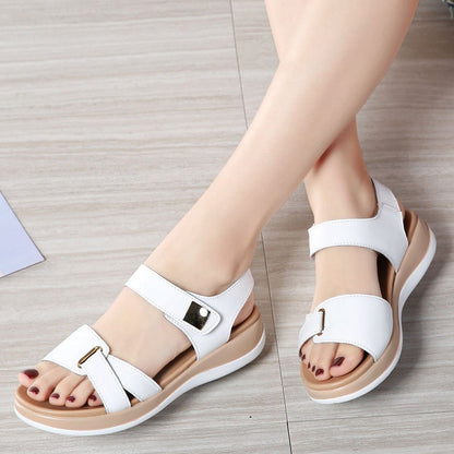 Betty – High-quality sandals for female students