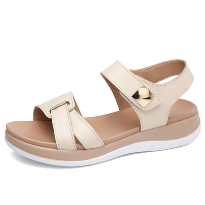 Betty – High-quality sandals for female students