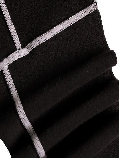 Black leggings with contrasting stitching, high waist