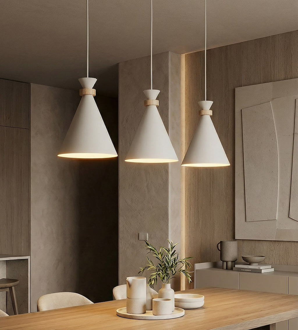 Hanglamp gepoedercoat staal en hout Scandinavisch wit met 3 fittingen E27, 78 cm breed, hoogte verstelbaar