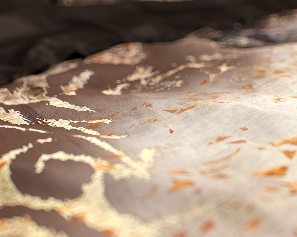 Dekbedovertrek katoensatijn Wild Inferno taupe 240 x 220 cm, met 2 kussenslopen 60 x 70 cm