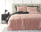 Dekbedovertrek velvet effen roze 240 x 220 cm, met 2 kussenslopen 60 x 70 cm voor de slaapkamer