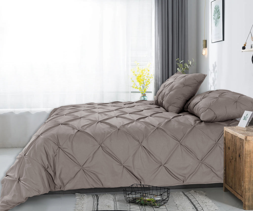 Dekbedovertrek katoen pintuck Salvador taupe 200 x 220 cm, met 2 kussenslopen 60 x 70 cm