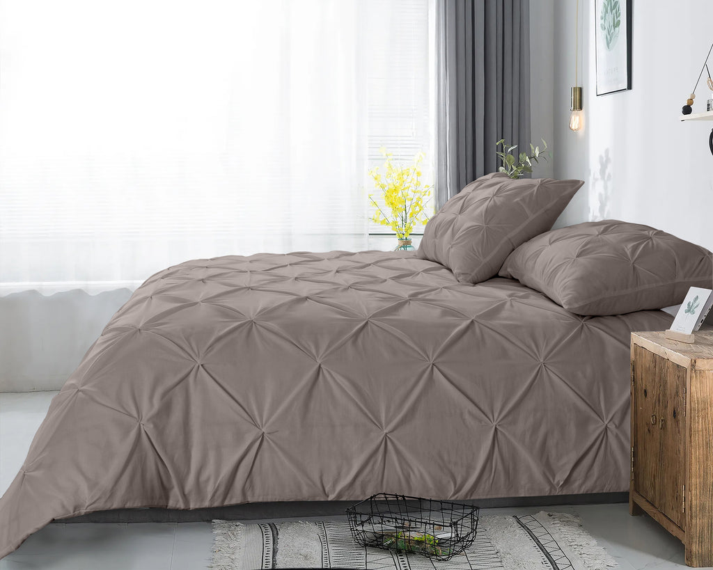 Dekbedovertrek katoen pintuck Salvador taupe 200 x 220 cm, met 2 kussenslopen 60 x 70 cm