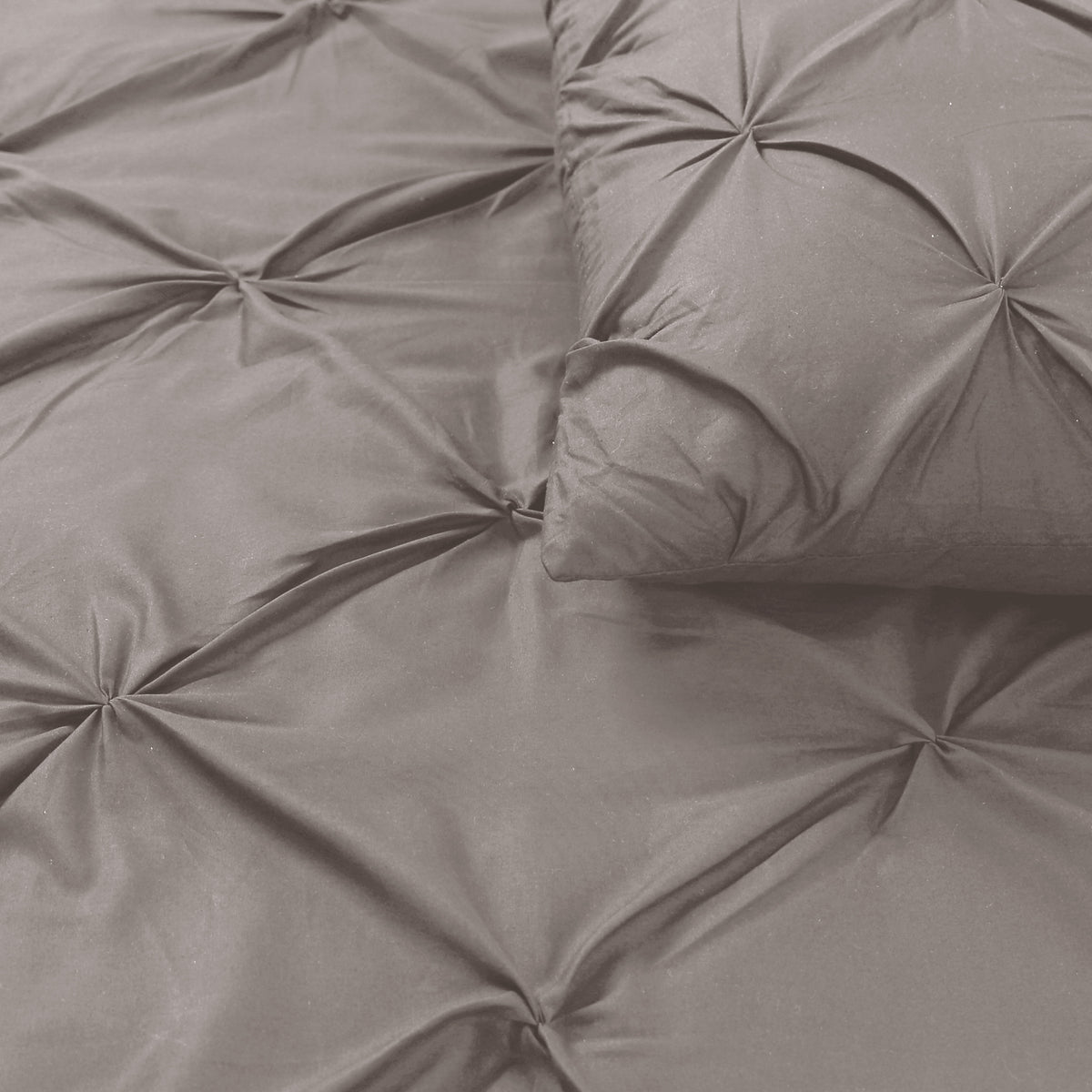 Dekbedovertrek katoen pintuck Salvador taupe 240 x 220 cm, met 2 kussenslopen 60 x 70 cm