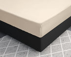 Hoeslaken katoensatijn zand 140 x 200 cm, hoekhoogte 30 cm, voor tweepersoonsbed of boxspring