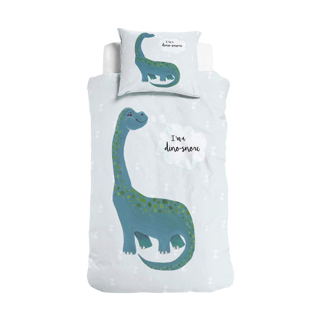 Blauw kinderdekbedovertrek met kussensloop en een blauwgroene dino met de tekst I'm a dino-snore