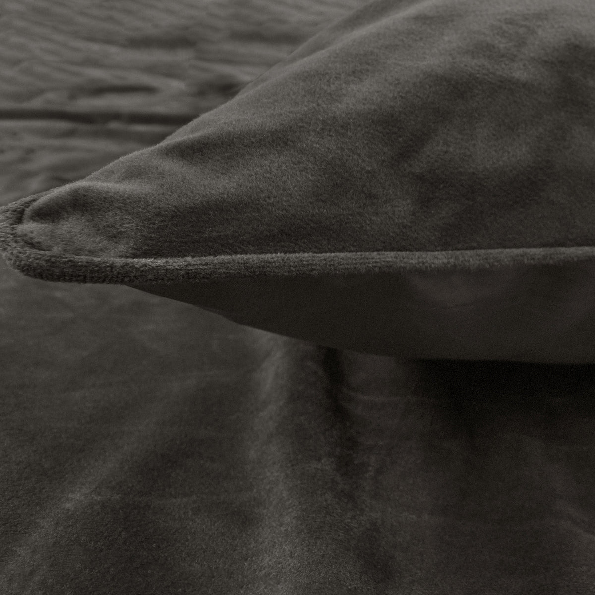 Dekbedovertrek fluweel polyester en microvezel taupe 140 x 220 cm, met kussensloop en drukknopen