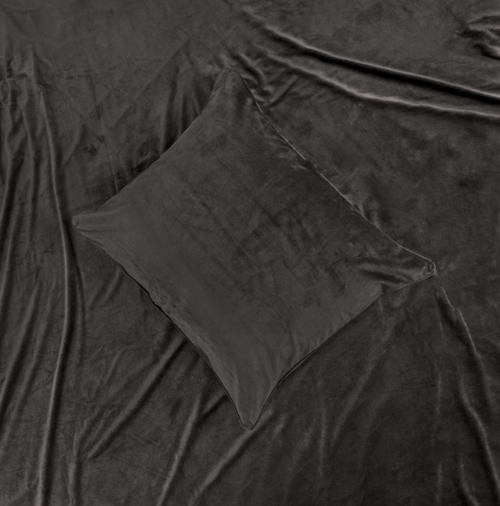 Dekbedovertrek fluweel polyester en microvezel taupe 140 x 220 cm, met kussensloop en drukknopen