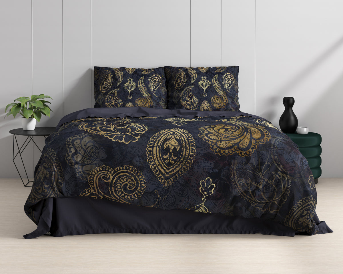 Dekbedovertrek katoensatijn Jaimy blauw met paisley dessin 240 x 220 cm, met 2 kussenslopen 60 x 70 cm