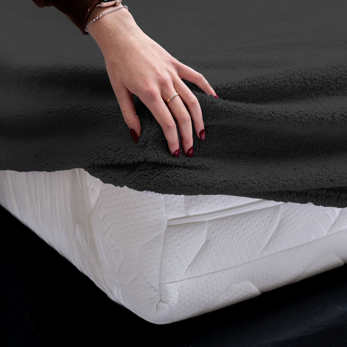 Hoeslaken teddy polyester antraciet 160 x 200 cm, hoekhoogte 30 cm, voor de slaapkamer