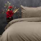 Dekbedovertrek fluweel effen taupe/grijs 240 x 220 cm, met 2 kussenslopen 60 x 70 cm