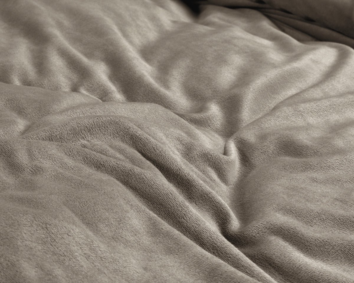 Dekbedovertrek fluweel effen taupe/grijs 240 x 220 cm, met 2 kussenslopen 60 x 70 cm