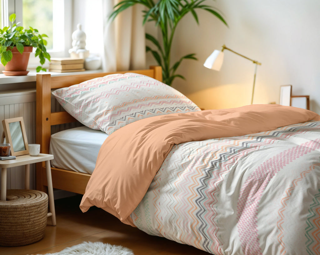 Dekbedovertrek microvezel Elaya roze met zigzagprint 140 x 200/220 cm, met kussensloop 60 x 70 cm
