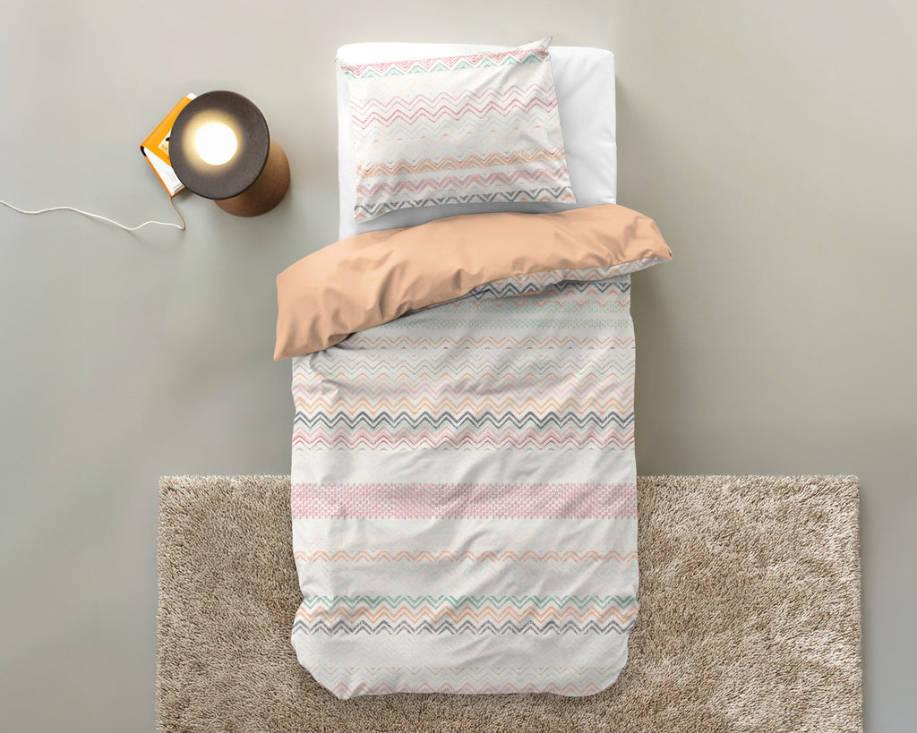 Dekbedovertrek microvezel Elaya roze met zigzagprint 140 x 200/220 cm, met kussensloop 60 x 70 cm