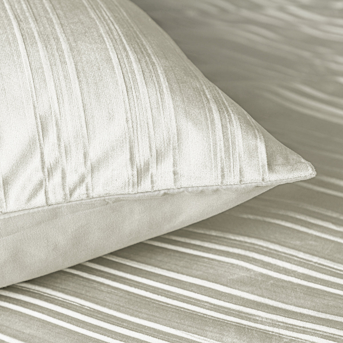 Dekbedovertrek fluweel beige effen 140 x 220 cm, met 1 kussensloop voor de slaapkamer