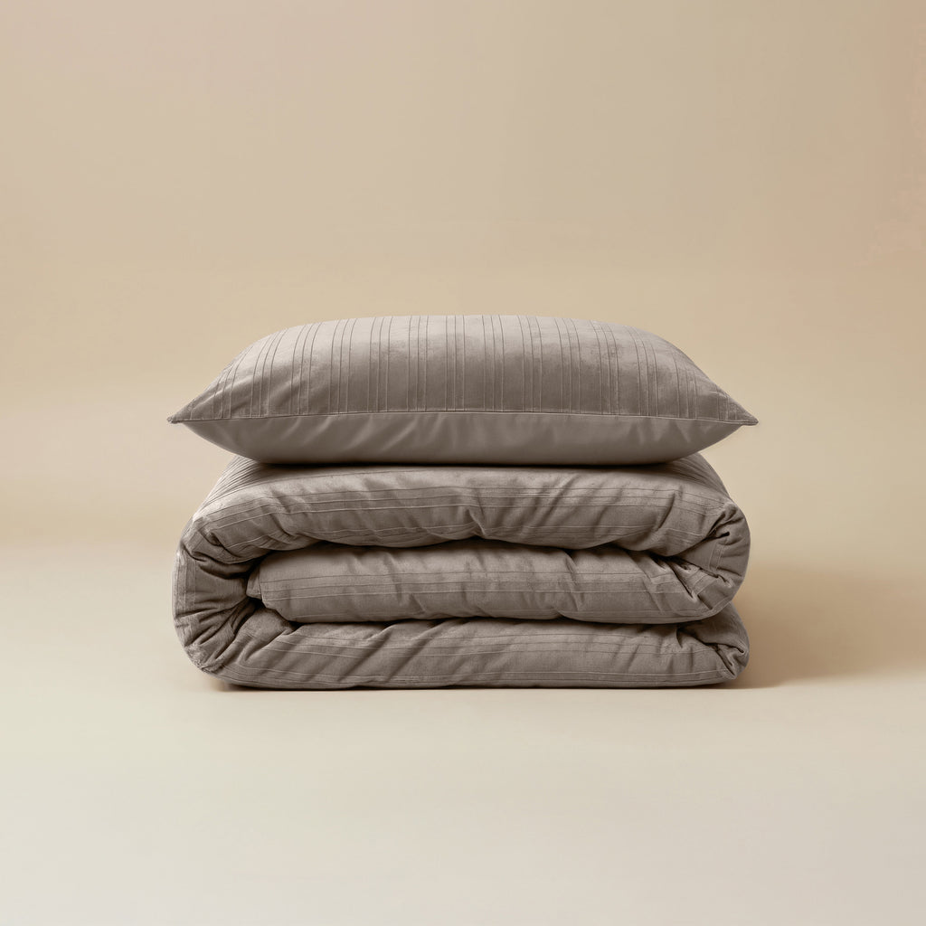 Dekbedovertrek fluweel taupe/grijs 140 x 220 cm, met 1 kussensloop voor de slaapkamer