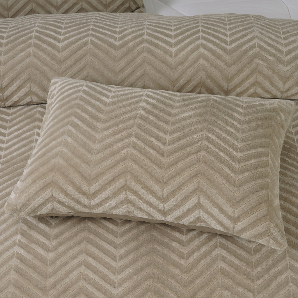 Dekbedovertrek teddy polyester visgraat chevron taupe 240 x 200/220 cm, voor de slaapkamer