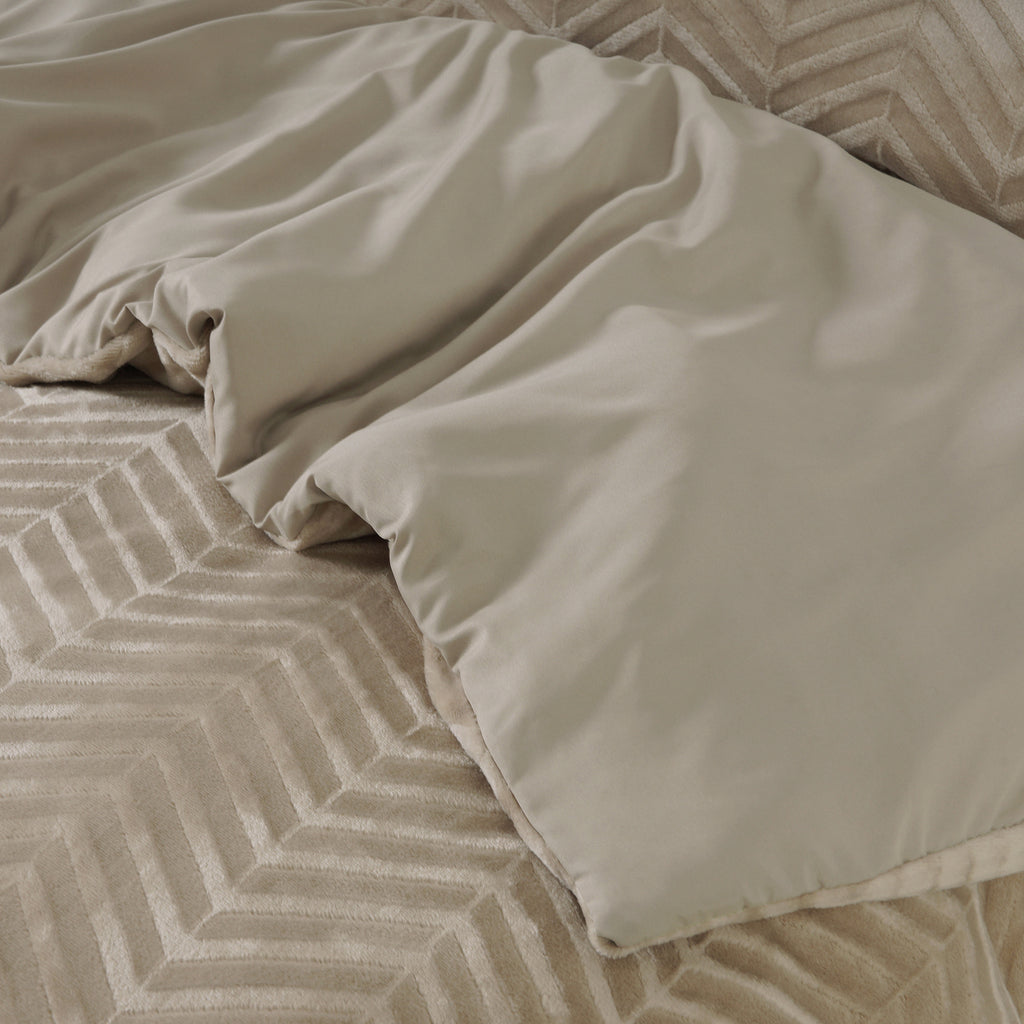 Dekbedovertrek teddy polyester visgraat chevron taupe 240 x 200/220 cm, voor de slaapkamer