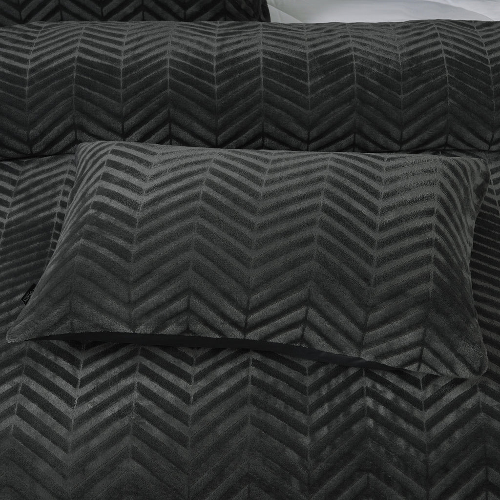 Dekbedovertrek teddy polyester chevron antraciet 200 x 200/220 cm, met kussenslopen voor de slaapkamer