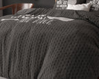 Dekbedovertrek antraciet met gebreide print en maantekst I love you to the moon and back, 200 x 200/220 cm