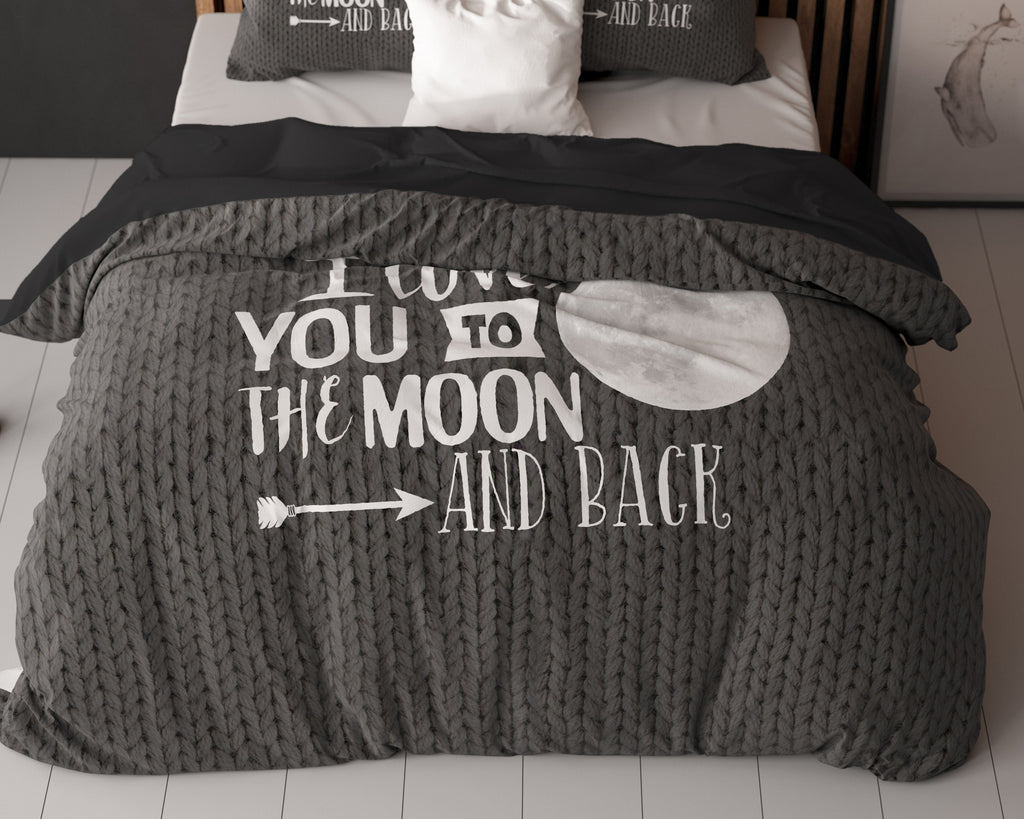Dekbedovertrek antraciet met gebreide print en maantekst I love you to the moon and back, 200 x 200/220 cm