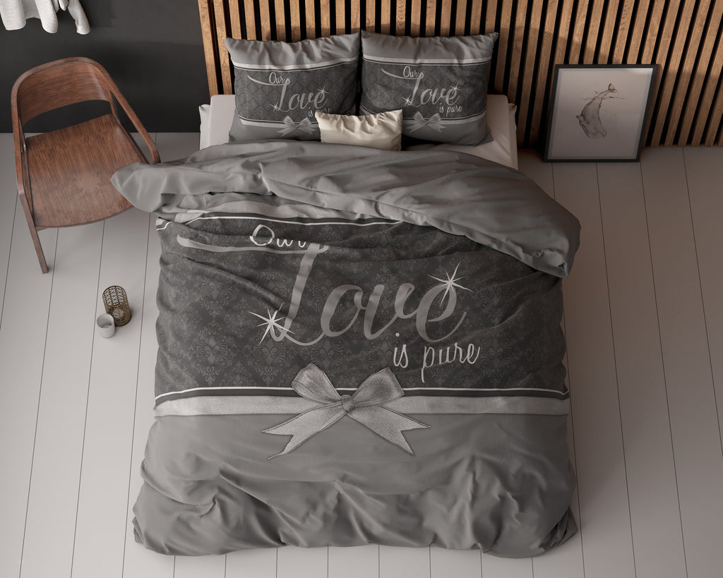 Dekbedovertrek Pure Love grijs 240 x 200/220 cm, romantische print Our Love is pure voor de slaapkamer