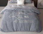 Dekbedovertrek Kus Mij blauw met tekst Always Kiss Me Goodnight, 240 x 200/220 cm, voor de slaapkamer