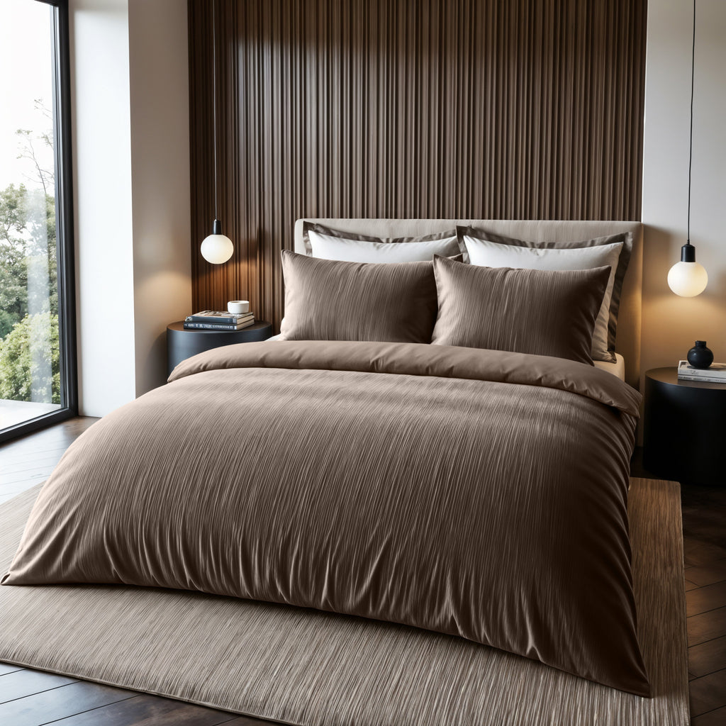 Dekbedovertrek fluweel effen taupe 140 x 220 cm, met 1 kussensloop 60 x 70 cm