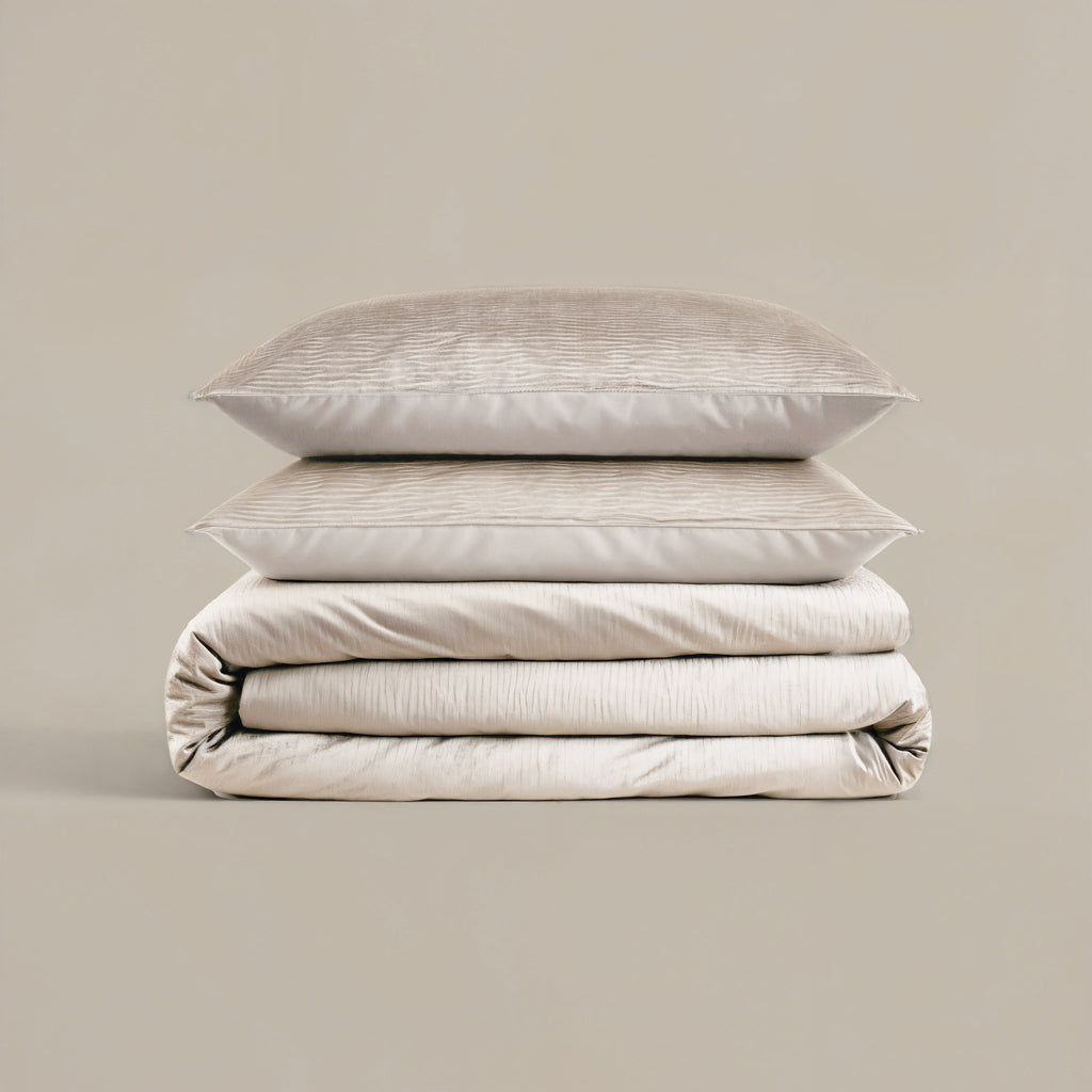 Dekbedovertrek fluweel velvet crème 240 x 220 cm, met 2 kussenslopen 60 x 70 cm