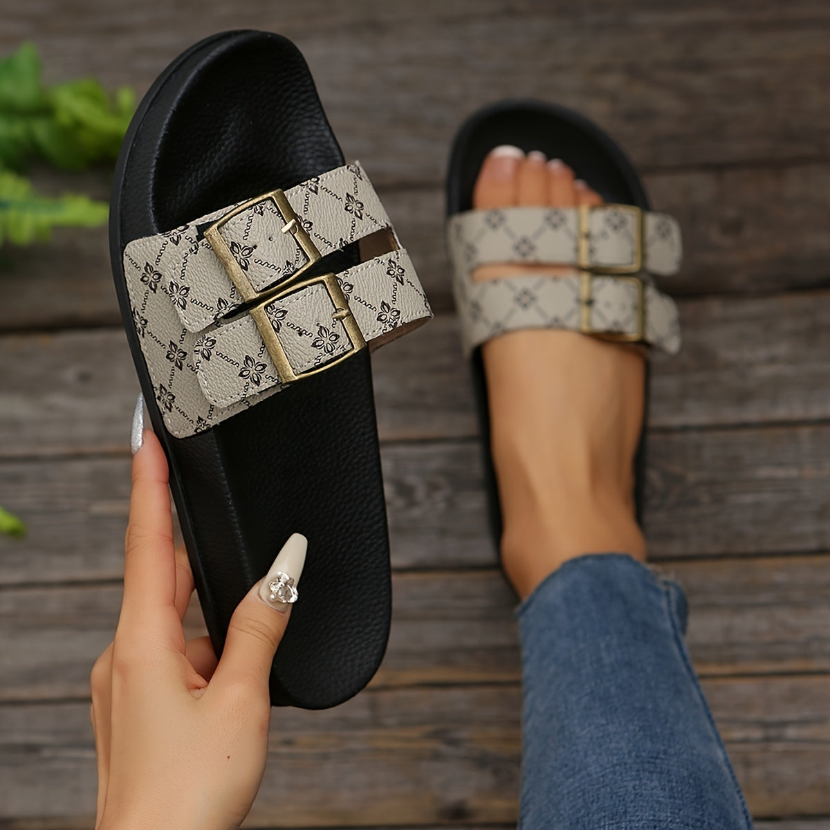 Women's Comfort Slides with Double Straps and Buckles – Fashionable Casual Sandals for Everyday and Vacation