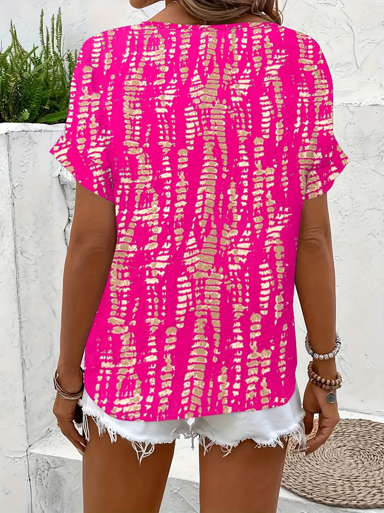 Women's Elegant Summer Blouse with Modern Print for Leisure and Everyday Wear