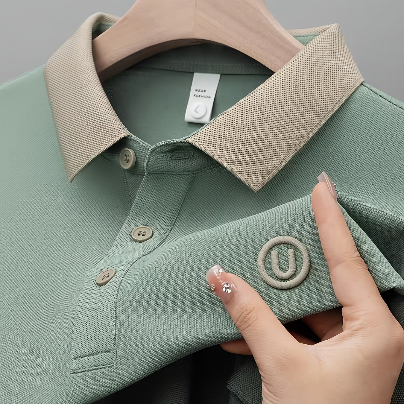 Men's Polo Shirt with Contrast Collar and Embroidery – Fashionable Casual Look
