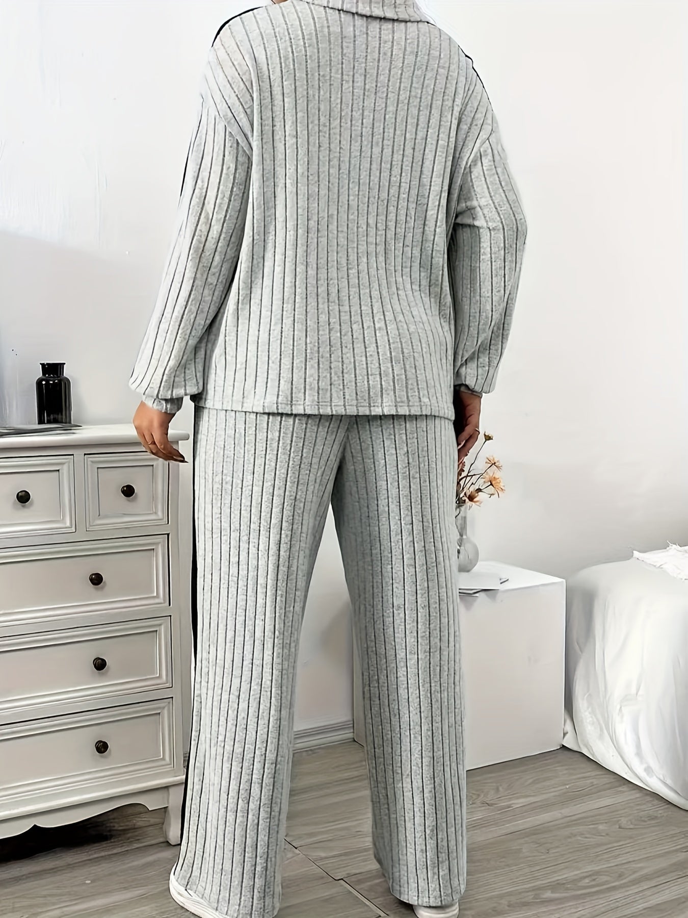 Ribbed women’s lounge set, two-piece sweater with zipper and wide-leg pants