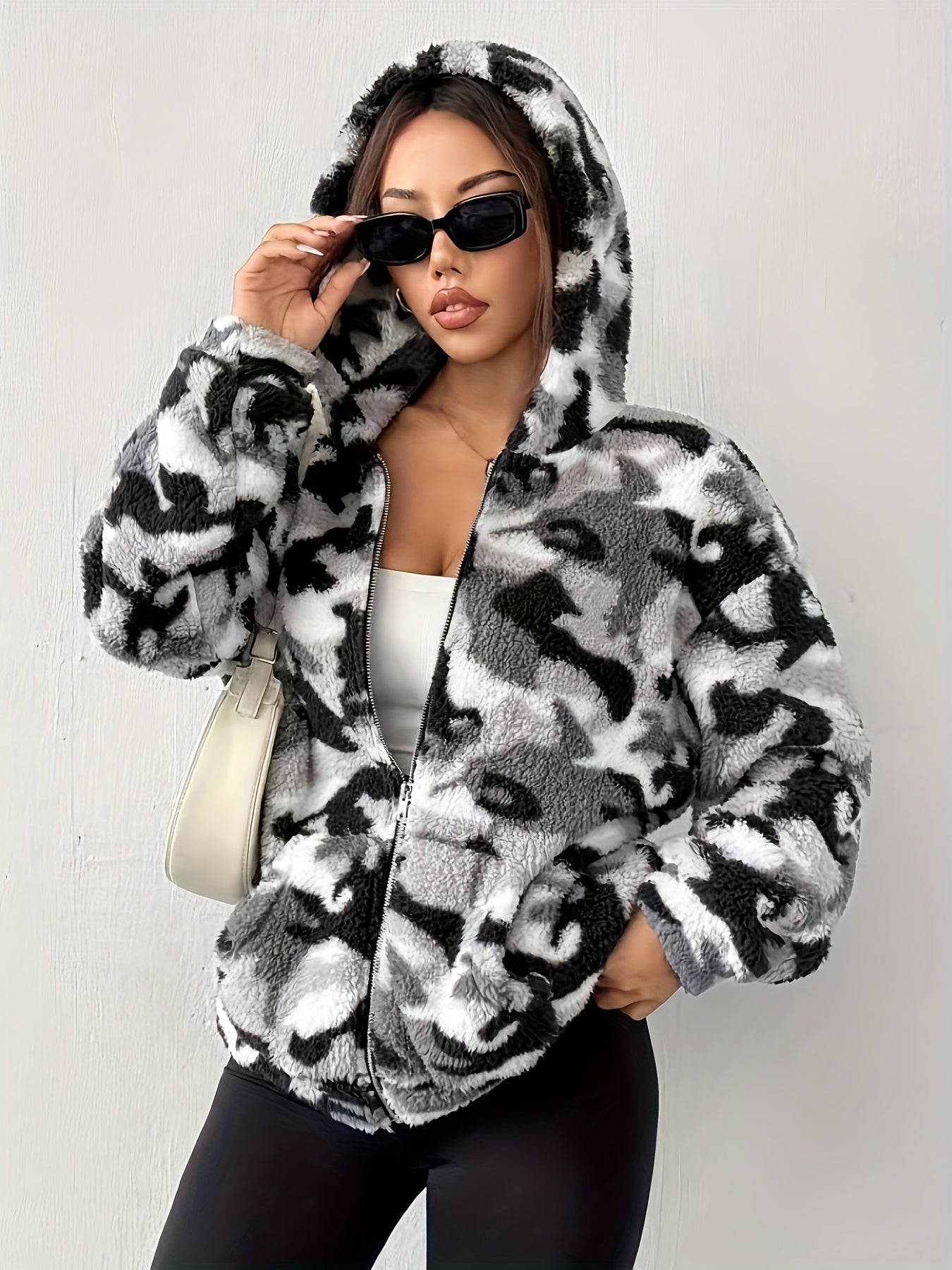 Teddy fleece hooded jacket with camouflage pattern and zipper