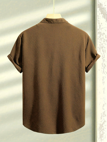 Men's casual shirt with short sleeves and stand-up collar – modern summer shirt for everyday and leisure use