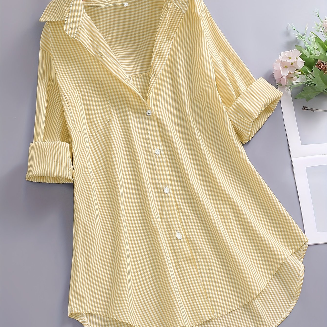 Women's striped blouse shirt with loose fit – Stylish long blouse for everyday and office wear