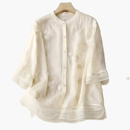 Women's blouse with embroidery – Elegant style for everyday and special occasions