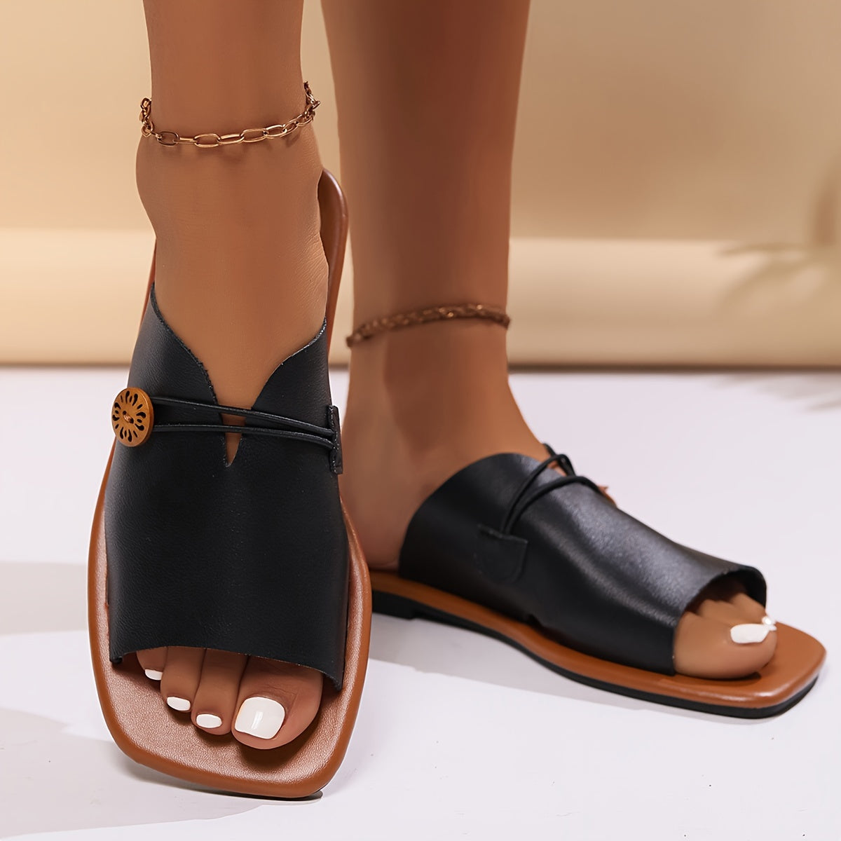 Women's Trendy Summer Slides for Leisure & Everyday – Fashionable Toe Separator Sandals