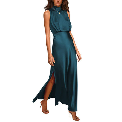 Michelle – Satin dress with stand-up collar